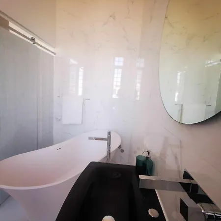 Quarto em Acomodações Particulares Gabriela Monte Vista Mar E Natureza 1 Estoril